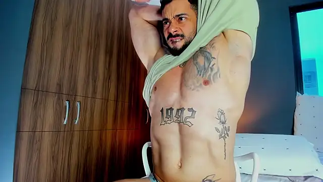 massimo visconti online show from April 10, 2026, 4:25 pm