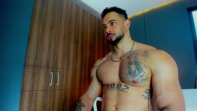 massimo visconti online show from April 13, 2026, 4:44 pm