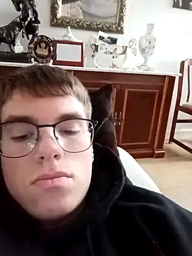 Alejandro27003 online show from March 3, 2026, 3:41 pm