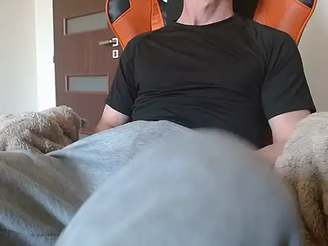 Snapshot of Sokarek chatting on April 28, 2026, 12:42 pm Sokarek online show from April 28, 2026, 12:42 pm