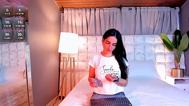 Snapshot of Samantha_Velle chatting on May 19, 2026, 1:40 pm Samantha Velle online show from May 19, 2026, 1:40 pm