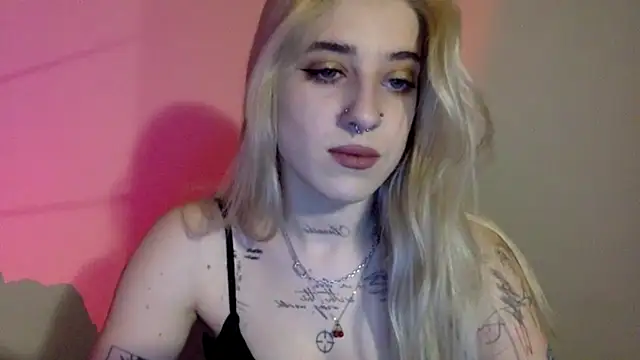 Snapshot of EmmyWet chatting on April 14, 2026, 7:30 pm EmmyWet online show from April 14, 2026, 7:30 pm