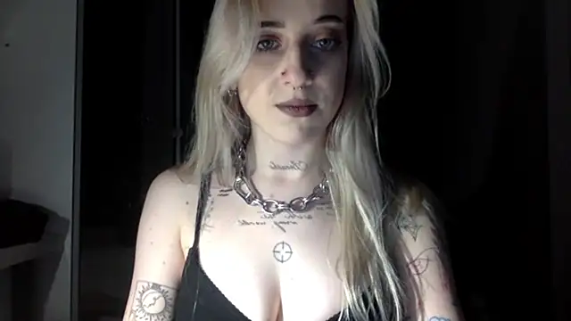 Snapshot of EmmyWet chatting on March 31, 2026, 6:32 pm EmmyWet online show from March 31, 2026, 6:32 pm