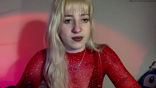 Snapshot of EmmyWet chatting on May 25, 2026, 5:22 pm EmmyWet online show from May 25, 2026, 5:22 pm