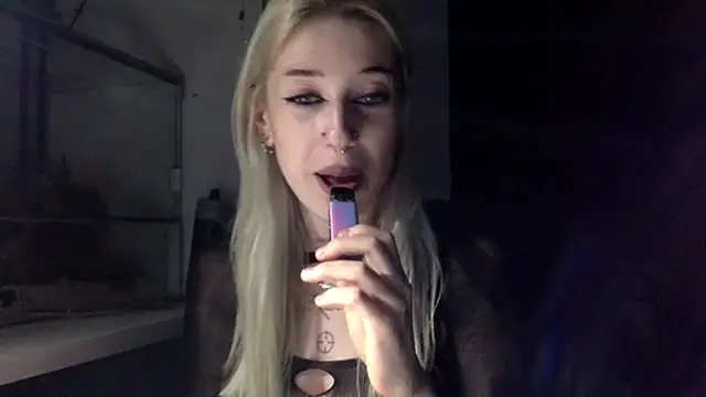 Snapshot of EmmyWet chatting on March 17, 2026, 7:17 pm EmmyWet online show from March 17, 2026, 7:17 pm