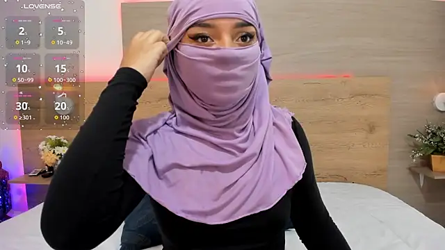  jennaa online show from April 15, 2026, 8:20 pm