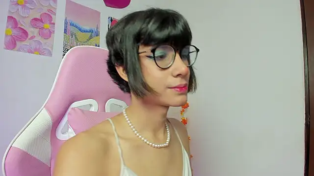 Madeline 21 online show from March 4, 2026, 5:26 am