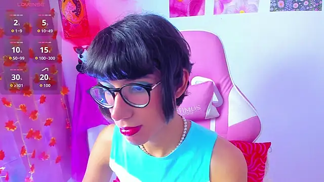 Madeline 21 online show from March 19, 2026, 6:13 am