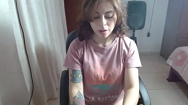 Snapshot of IrisArellano_ chatting on April 22, 2026, 1:18 pm IrisArellano online show from April 22, 2026, 1:18 pm