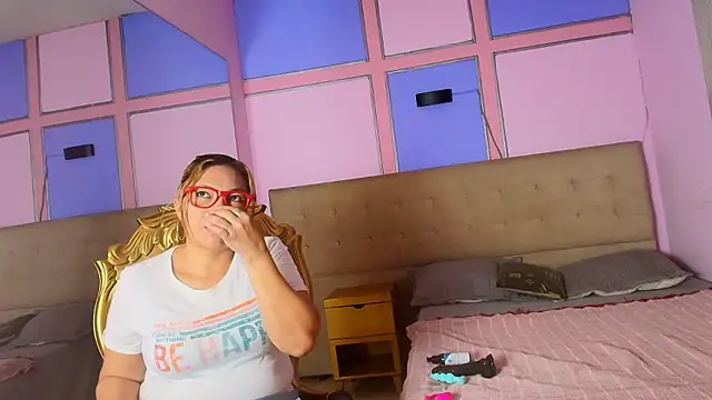 Dani Queen  online show from March 3, 2026, 12:01 pm