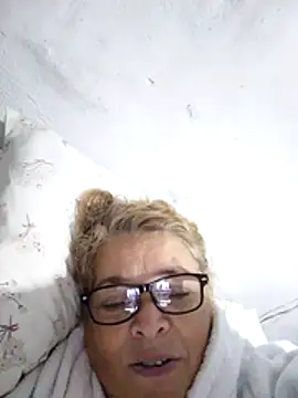 momismilf544 online show from April 11, 2026, 11:25 am