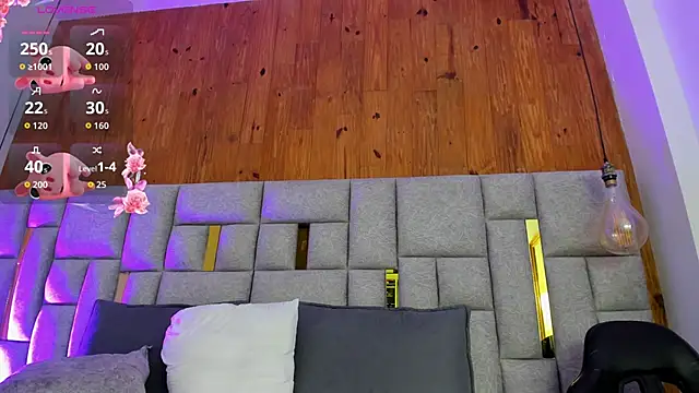 camilaa smith  online show from April 12, 2026, 8:01 pm