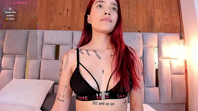 camilaa smith  online show from February 28, 2026, 8:08 pm