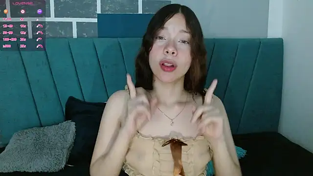 Sweet kitty 05 online show from March 15, 2026, 11:45 pm