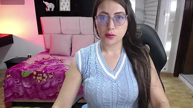 Amara sexyy  online show from March 3, 2026, 7:43 pm