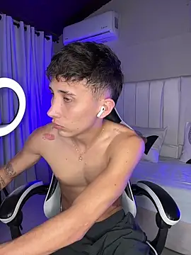 Snapshot of Rome_cortes chatting on March 3, 2026, 10:28 pm Rome cortes online show from March 3, 2026, 10:28 pm