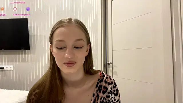 Anika Socutehe online show from May 31, 2026, 9:04 pm