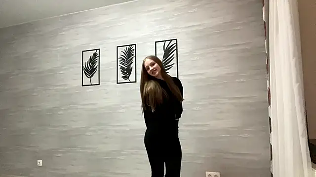 Anika Socutehe online show from April 10, 2026, 11:23 pm