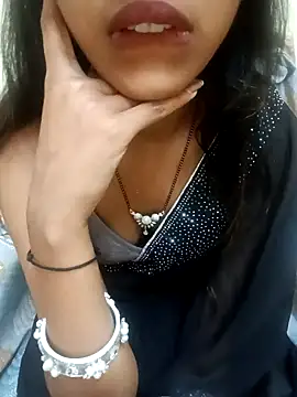 MAYA BED GIRL online show from March 25, 2026, 4:01 am