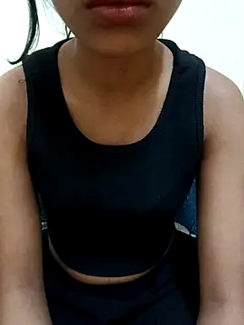 MAYA BED GIRL online show from March 28, 2026, 2:45 am