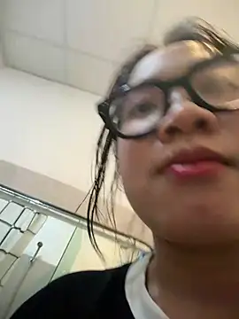 Leeeeiu online show from June 27, 2026, 4:24 pm