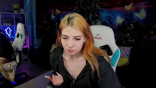 RosaFowler online show from March 31, 2026, 10:06 am