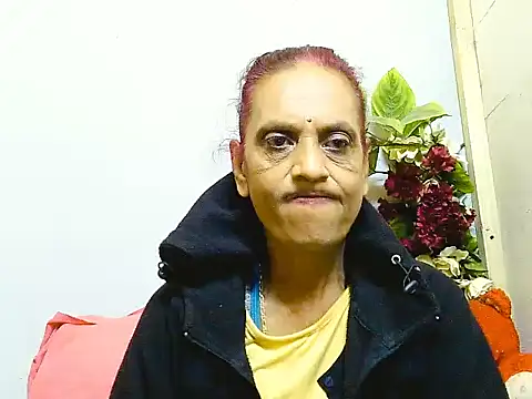 Hot queen58 online show from June 29, 2026, 6:31 am