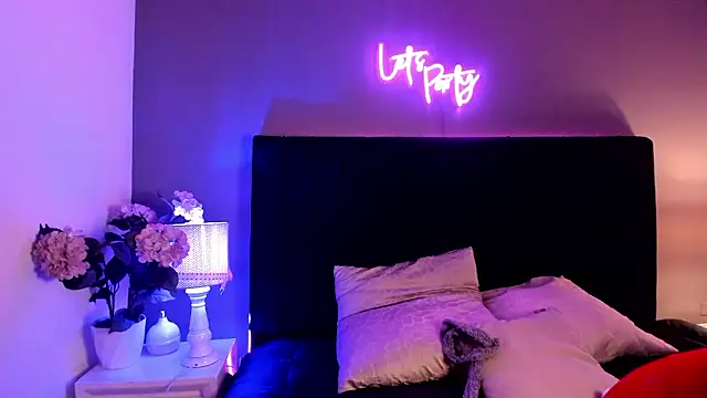 scarlett leex  online show from March 26, 2026, 3:38 am