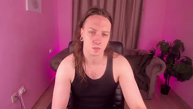 Snapshot of piroman_ chatting on March 1, 2026, 7:41 am piroman online show from March 1, 2026, 7:41 am