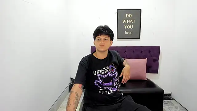 TomBoy Natali online show from April 14, 2026, 6:35 pm