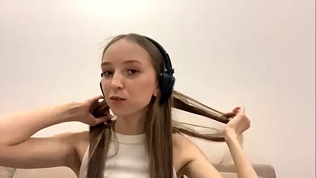 Snapshot of NovaXP chatting on March 3, 2026, 2:13 pm NovaXP online show from March 3, 2026, 2:13 pm