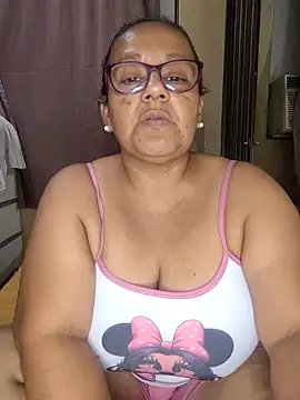 Roxy 77 online show from March 21, 2026, 4:03 am