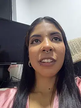 Snapshot of VioletaHills_ chatting on May 10, 2026, 2:08 pm VioletaHills online show from May 10, 2026, 2:08 pm