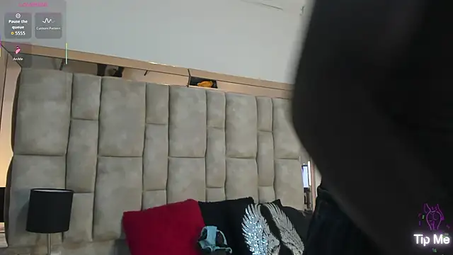 Titan Moreno  online show from March 14, 2026, 12:33 pm