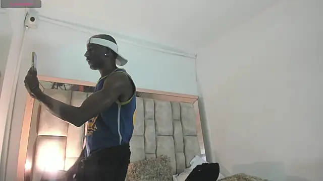 Snapshot of Titan_Moreno_ chatting on June 18, 2026, 1:15 am Titan Moreno online show from June 18, 2026, 1:15 am