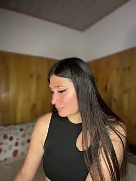 Snapshot of Miss_Dani chatting on May 7, 2026, 1:54 am Miss Dani online show from May 7, 2026, 1:54 am