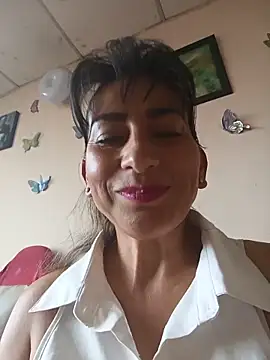 Lucia Rios online show from May 25, 2026, 10:19 pm