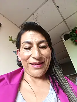 Lucia Rios online show from May 1, 2026, 10:04 pm