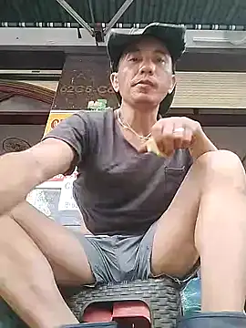traiwe06 online show from June 7, 2026, 1:55 am