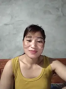 Lilinn  online show from April 4, 2026, 12:45 pm