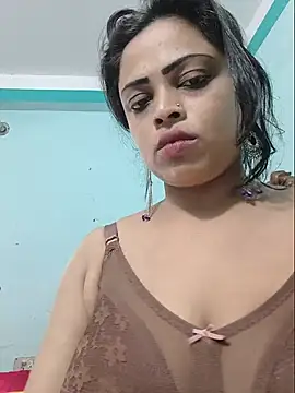 Snapshot of Beauty-3 chatting on July 7, 2026, 6:47 am Beauty-3 online show from July 7, 2026, 6:47 am