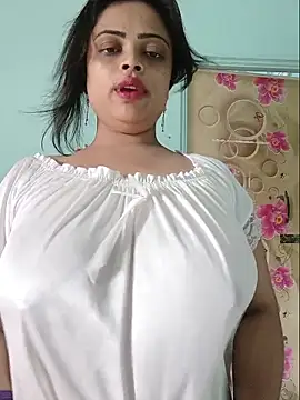 Snapshot of Beauty-3 chatting on June 30, 2026, 7:30 am Beauty-3 online show from June 30, 2026, 7:30 am