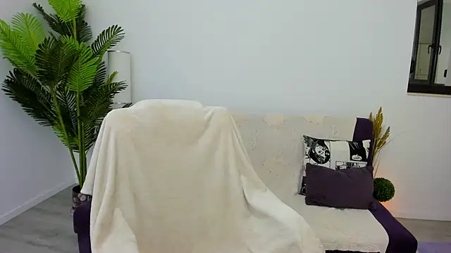 Snapshot of Karinna_Shine chatting on March 3, 2026, 4:25 pm Karinna Shine online show from March 3, 2026, 4:25 pm