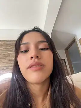Mia-villalobos online show from May 20, 2026, 2:14 pm