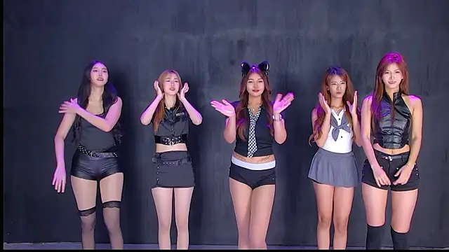 Snapshot of Rebel-Stage chatting on March 1, 2026, 6:13 am Rebel-Stage online show from March 1, 2026, 6:13 am