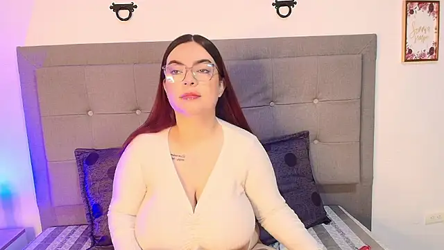 Kiara noirr online show from March 28, 2026, 11:33 am