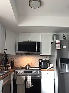 LunaBl00m online show from April 14, 2026, 9:53 pm