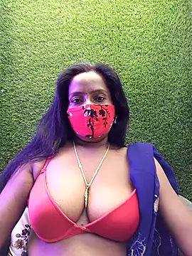 misti-boudii online show from April 12, 2026, 1:36 pm