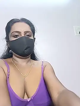 misti-boudii online show from June 3, 2026, 1:50 am