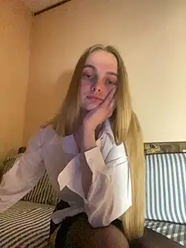 LunaVey online show from April 2, 2026, 5:52 pm